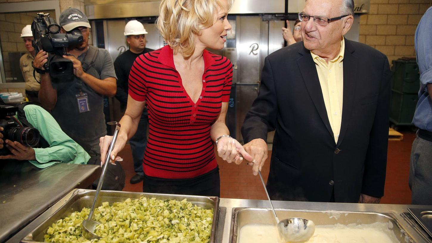 Pamela Anderson dissed for promoting Joe Arpaio's jail meals